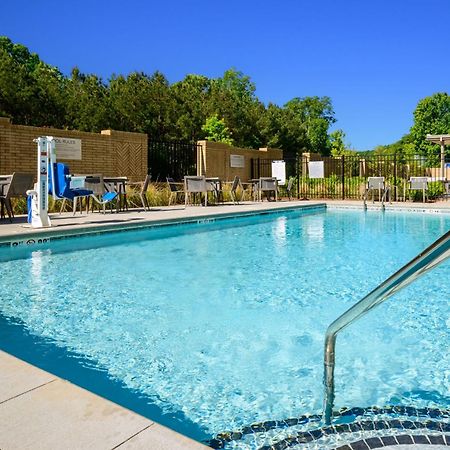 Courtyard By Marriott Raleigh Cary Crossroads Hotel Ngoại thất bức ảnh
