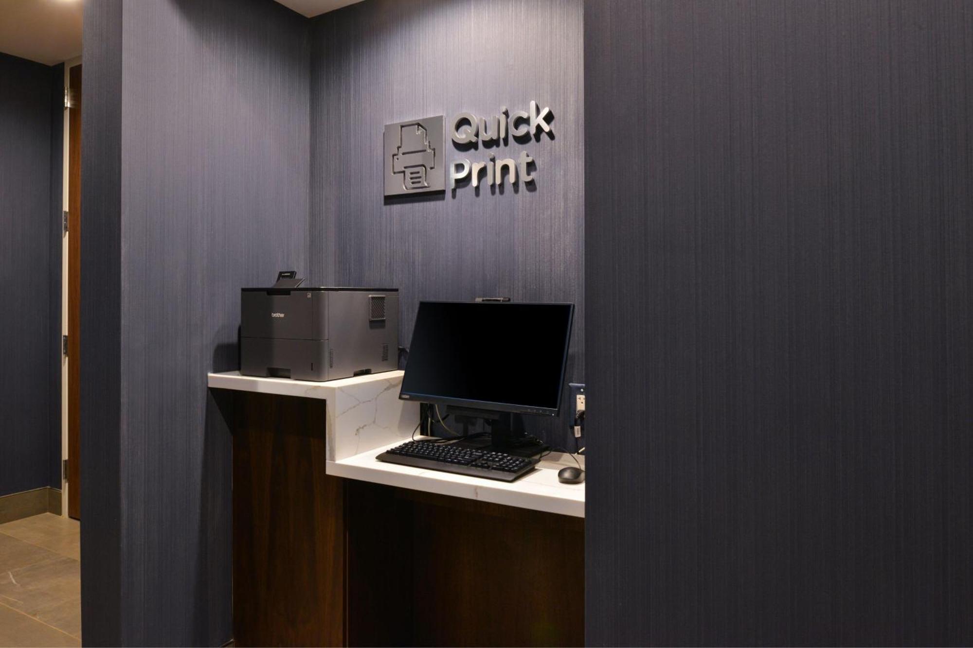 Courtyard By Marriott Raleigh Cary Crossroads Hotel Ngoại thất bức ảnh