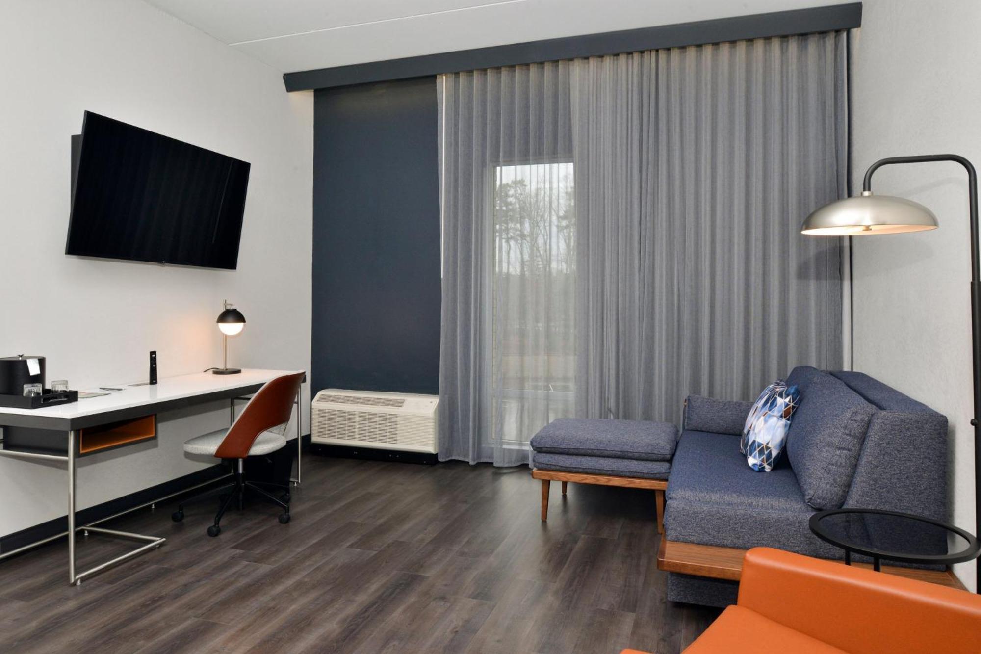 Courtyard By Marriott Raleigh Cary Crossroads Hotel Ngoại thất bức ảnh